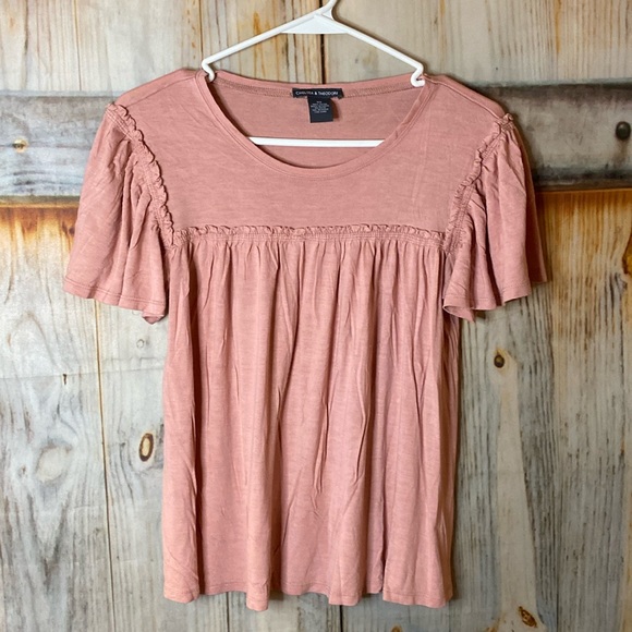 Chelsea & Theodore Tops - Chelsea & Theodore Short Sleeve Cottony Top